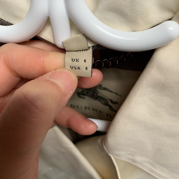 Burberry coat - Picture 4 of 8